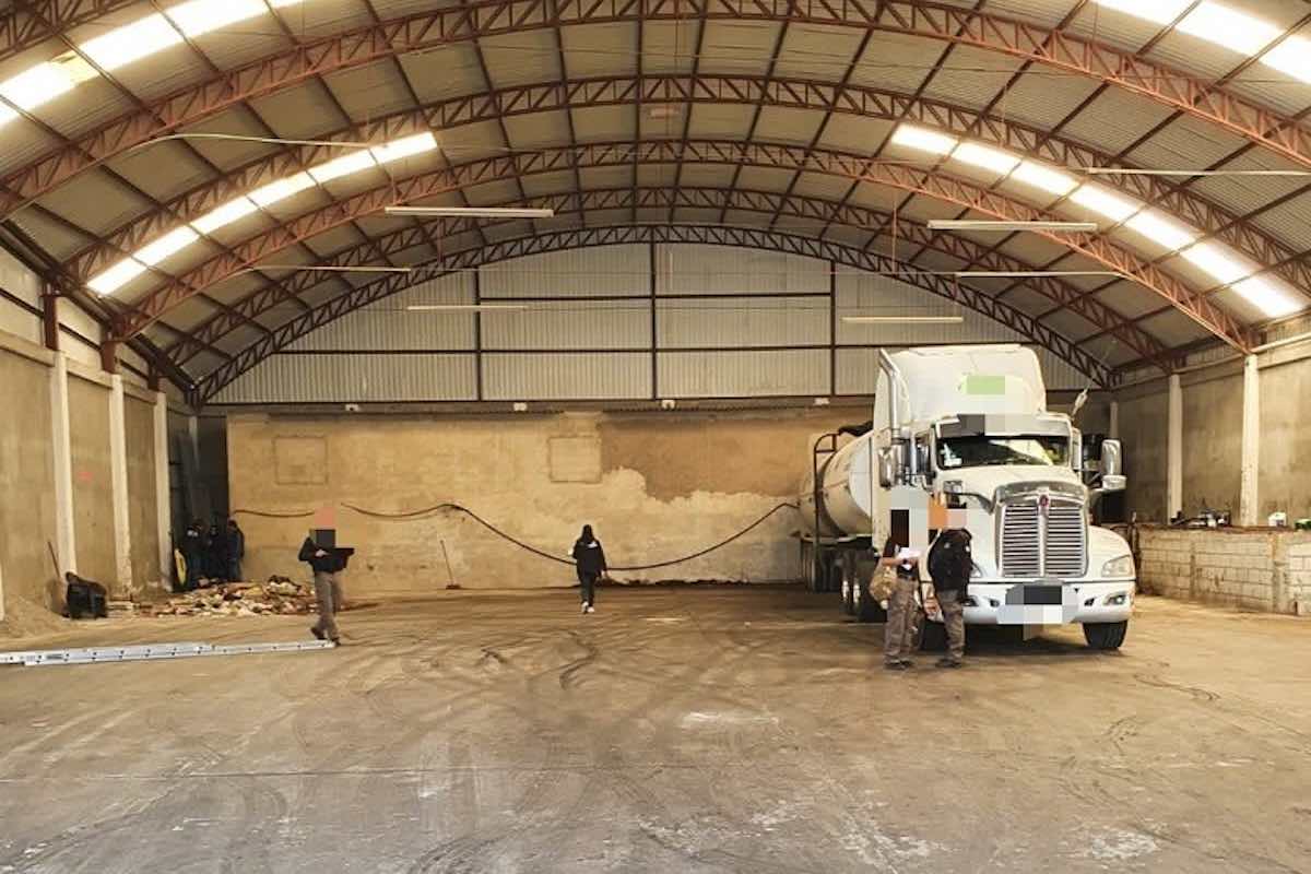 Aseguran Bodega Con Mil Litros De Huachicol En Pachuca