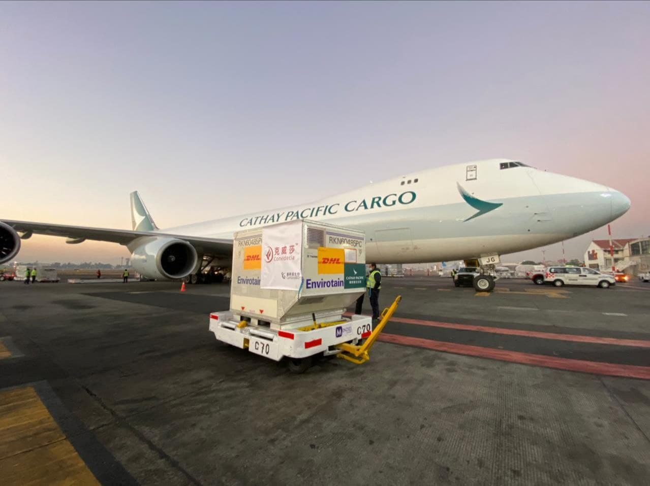 Llega nuevo lote con tres millones de dosis de vacuna Cansino