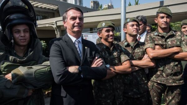 Jair Bolsonaro sustituye cúpula de las fuerzas armadas de Brasil -