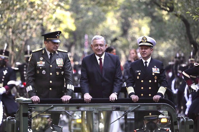 AMLO gasto fuerzas armadas