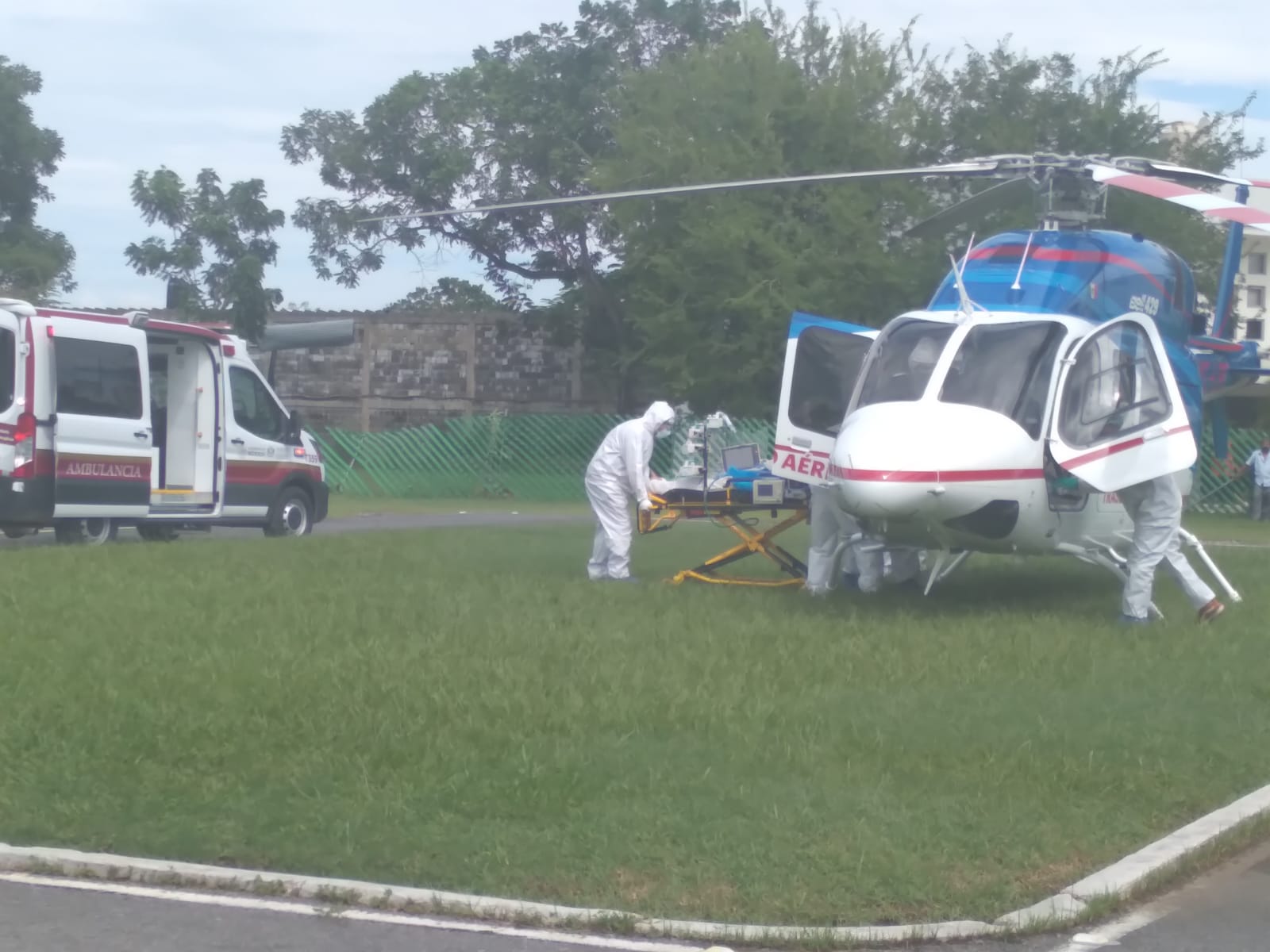 Ordenan traslado de regidor de Huejutla por complicaciones de COVID-19 