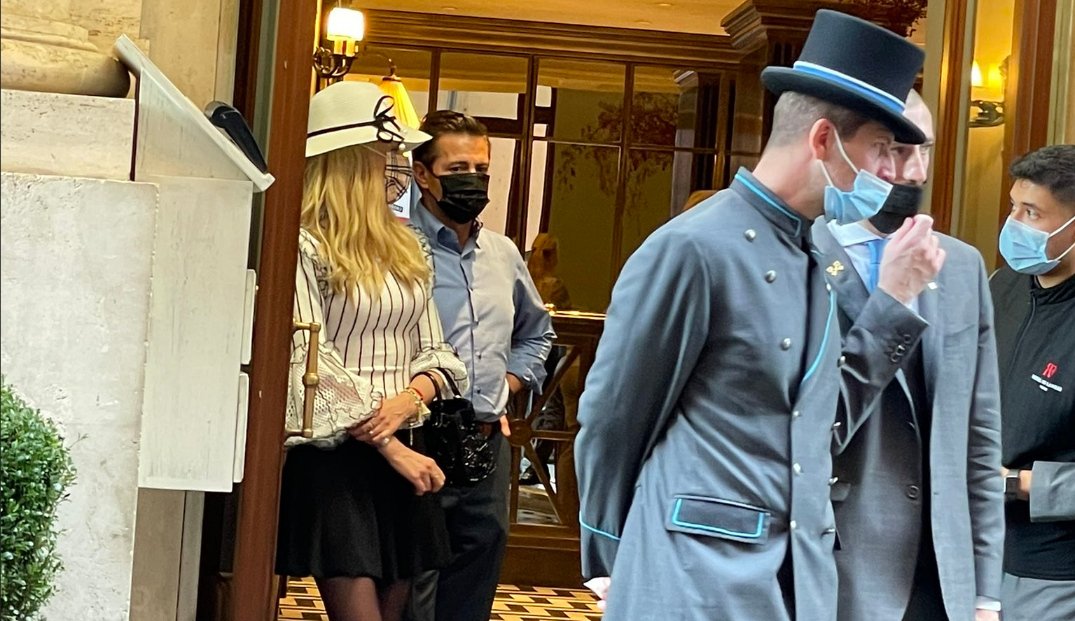 video-gritan-ratero-a-enrique-peña-nieto-italia