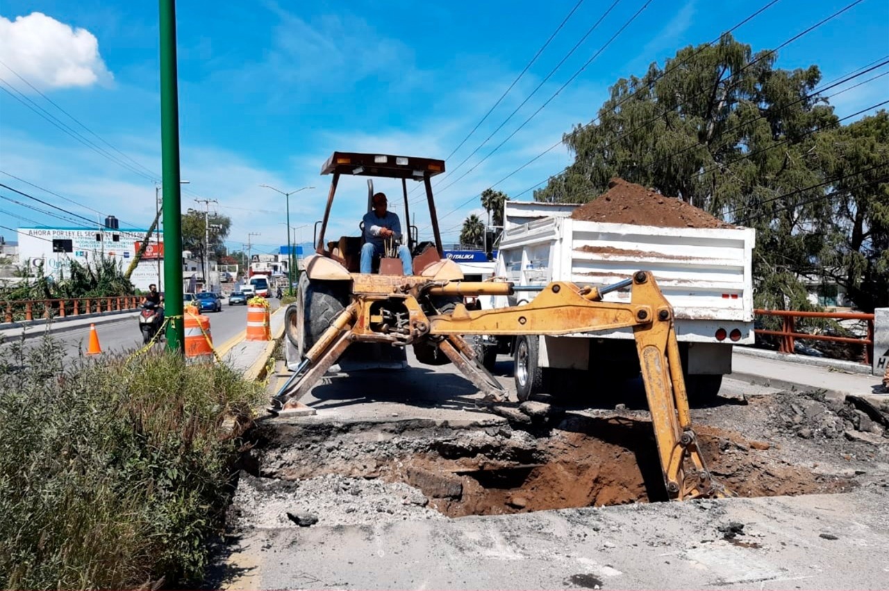 REparan Puente "Los Sabinos" en la México-Laredo