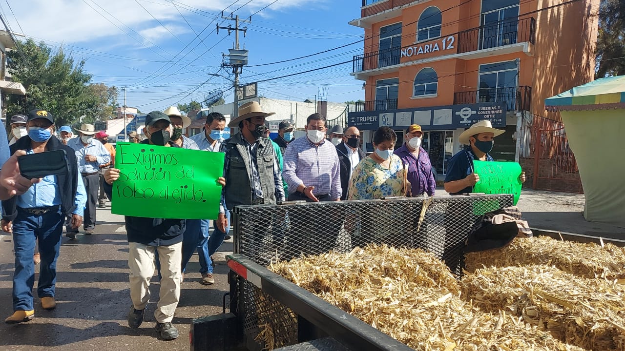 En Tepeji se manifestaron ejidatarios; exigen a la Procuraduría se esclarezca millonario robo