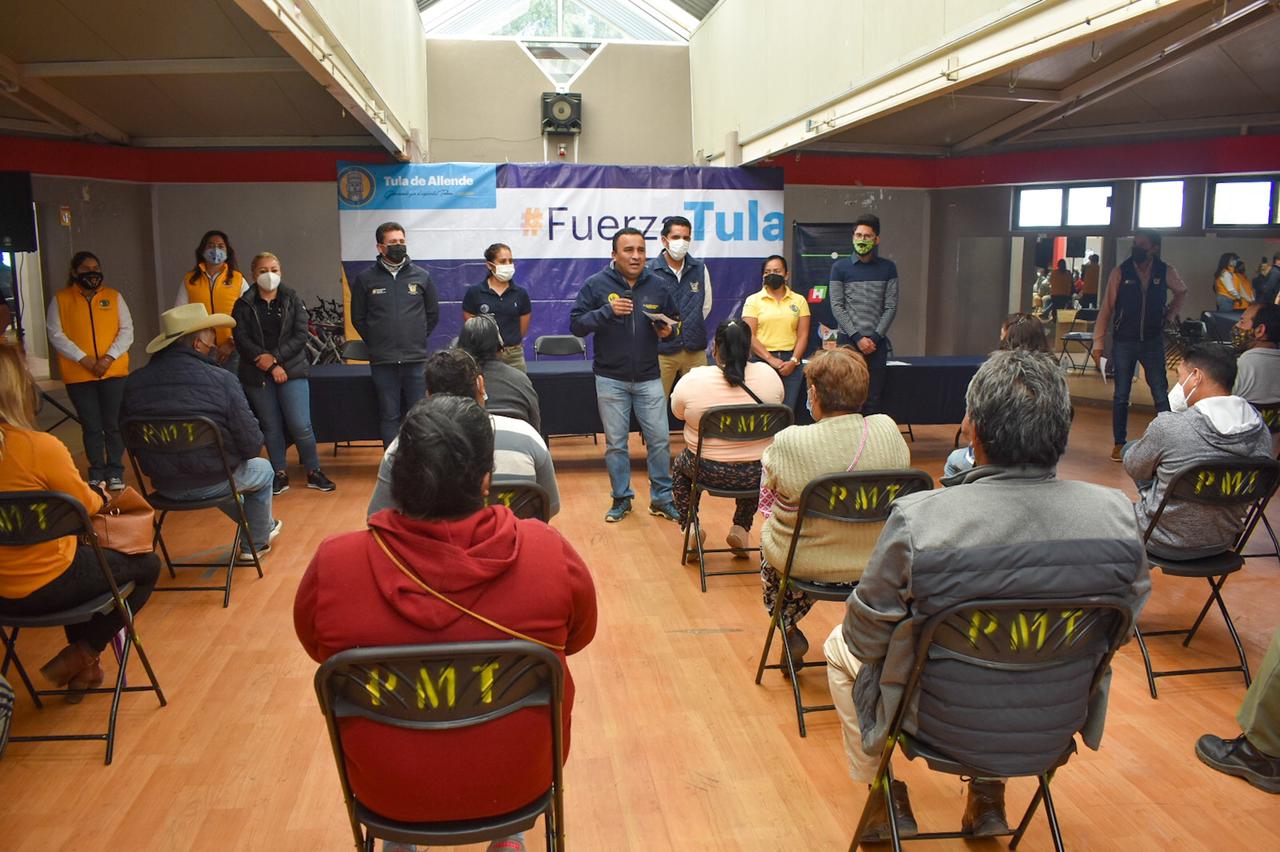 Reciben artesanos de Tula apoyos del gobierno municipal