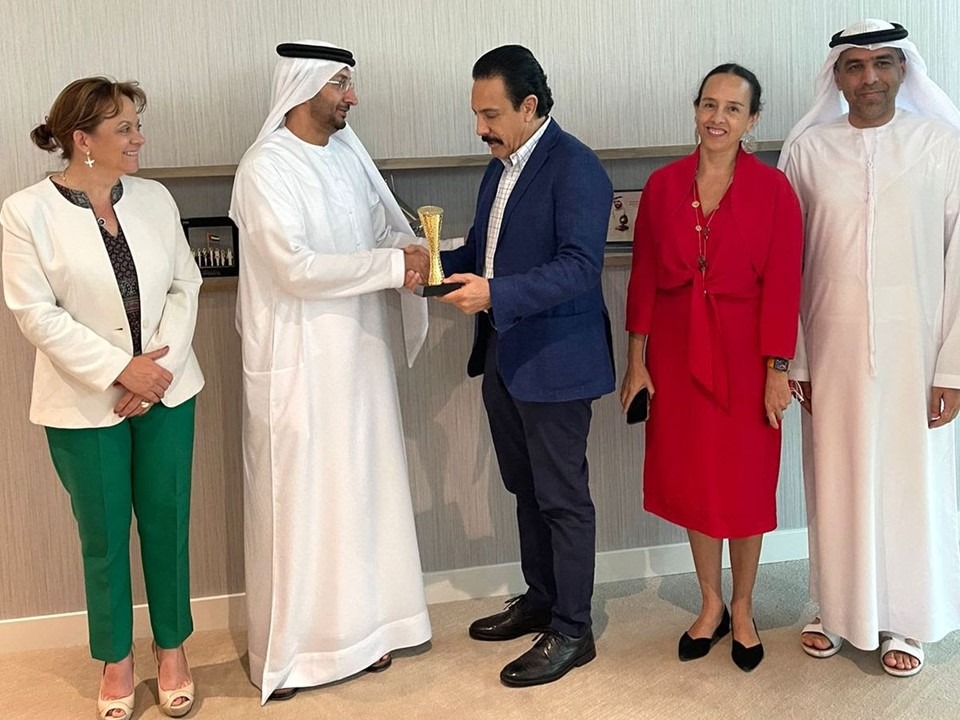 Emiratos Árabes reconoce a Omar Fayad por el mejor proyecto de inversión en AL