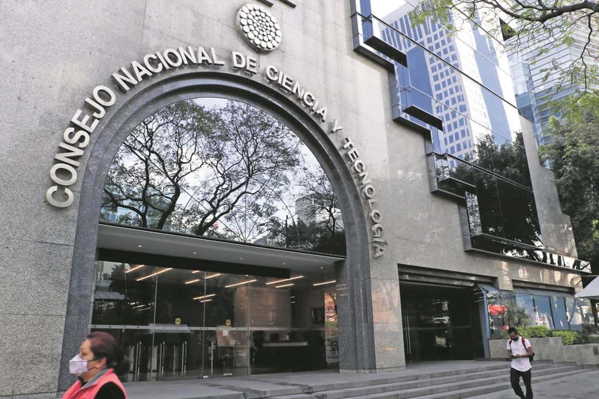 conacyt-suspension-becas-estudiantes-embarazos-protestas