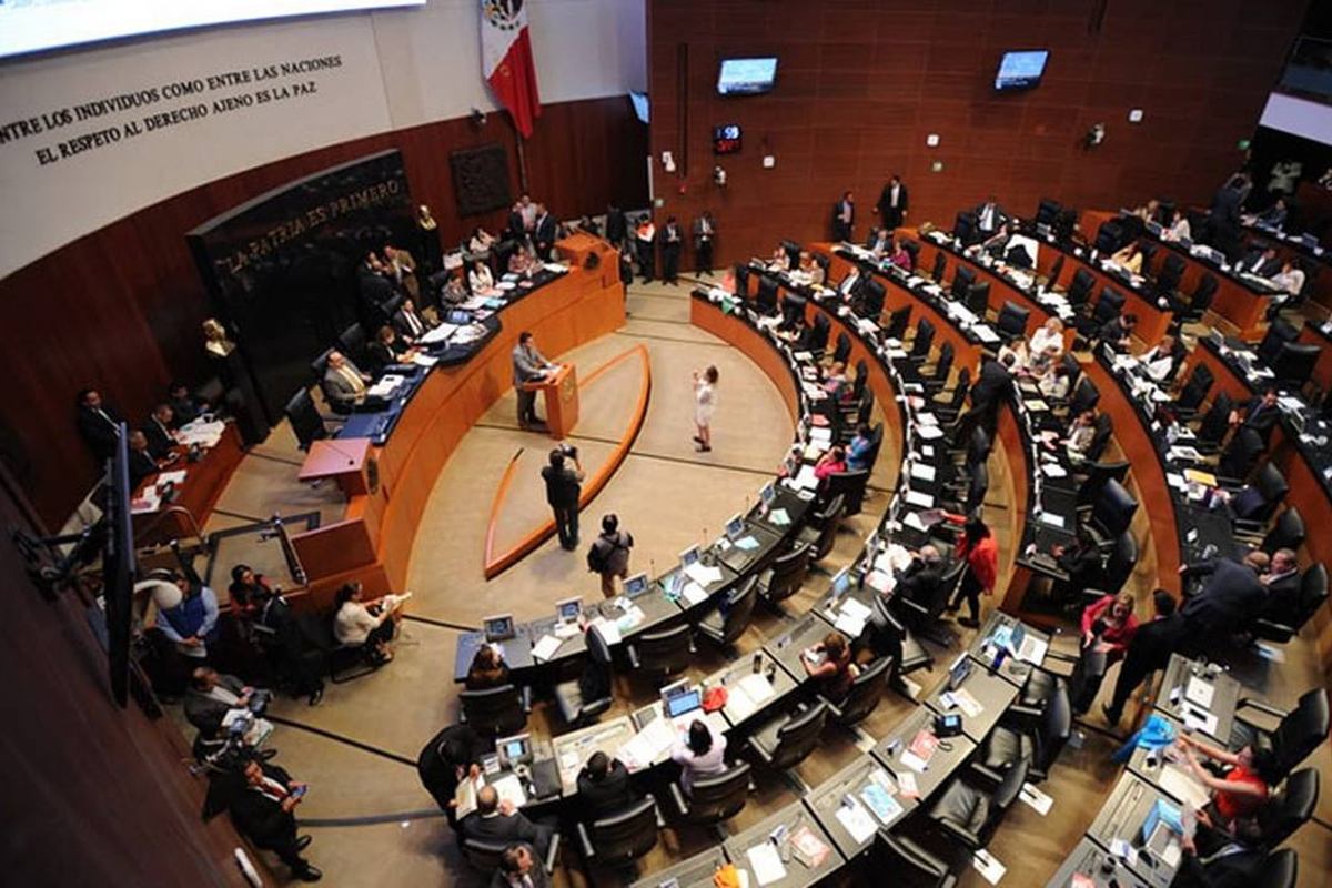 senadores-sesion-cierres-campana