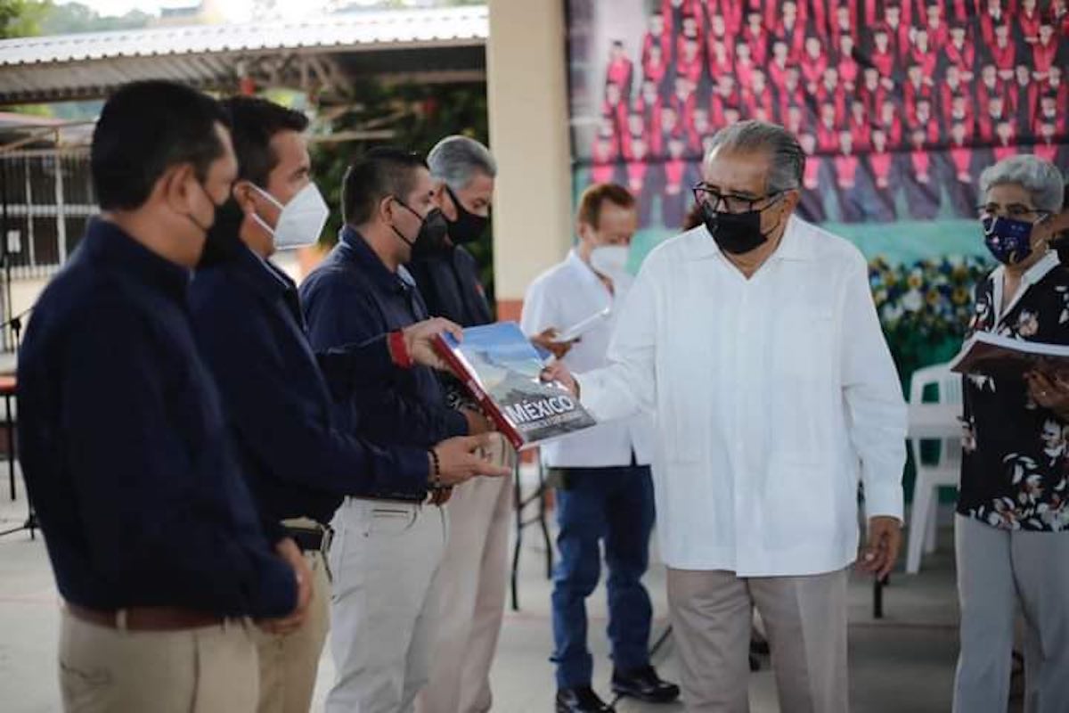 atilano-rodriguez-entrega-obras-en-la-zona-huasteca