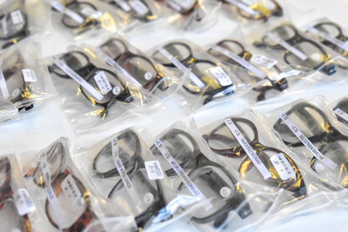 tula-de-allende-entrega-lentes-vista-cansada