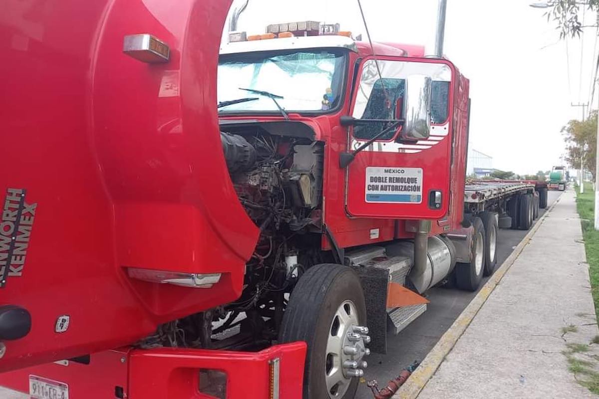 localizan-retroexcavadora-trailer-robados-atotonilco-tula