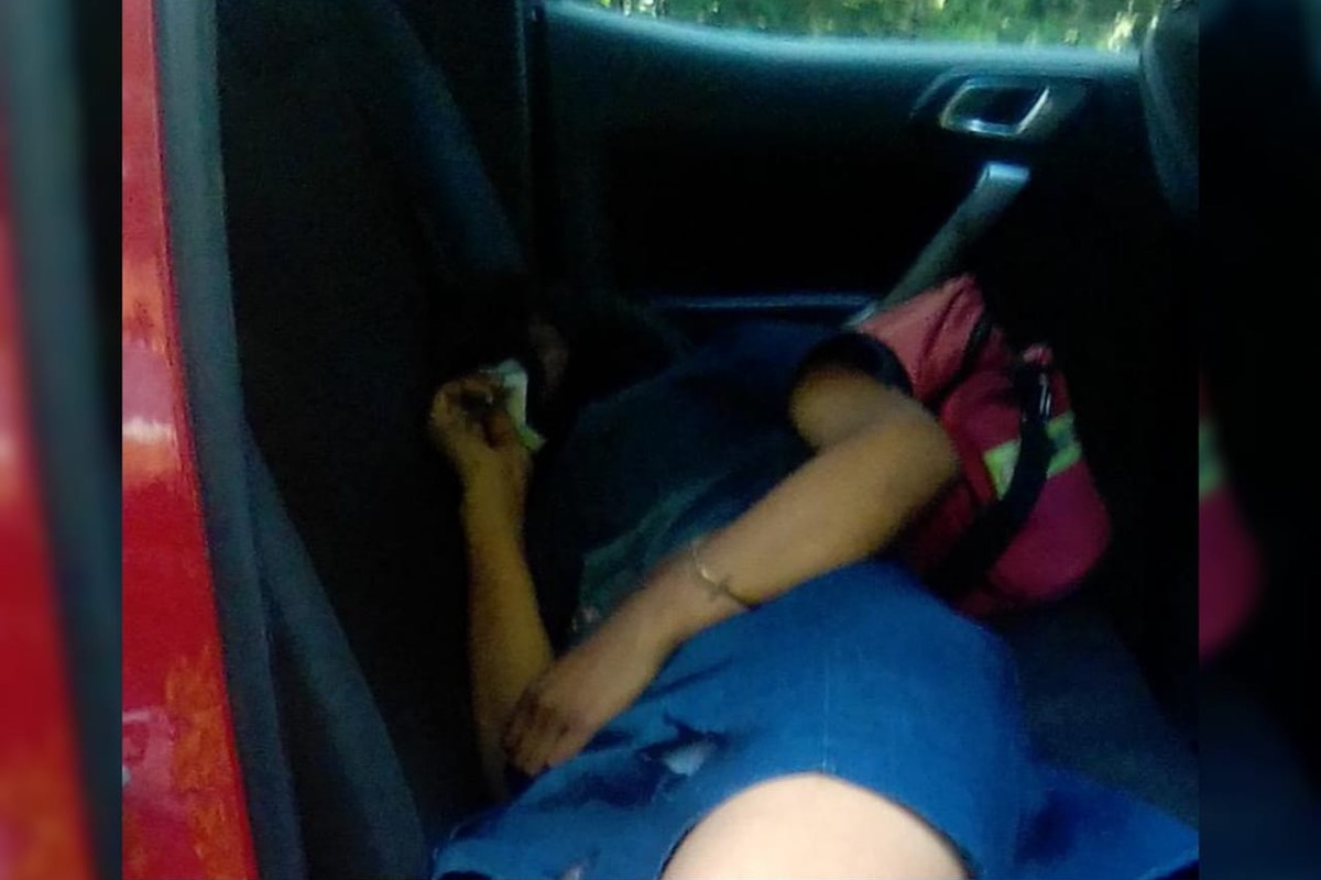 rescatan-mujer-tirada-orilla-carretera-huejutla-tlanchinol