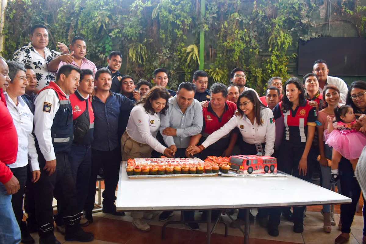 tula-bomberos-homenaje-manuel-hernandez-badillo