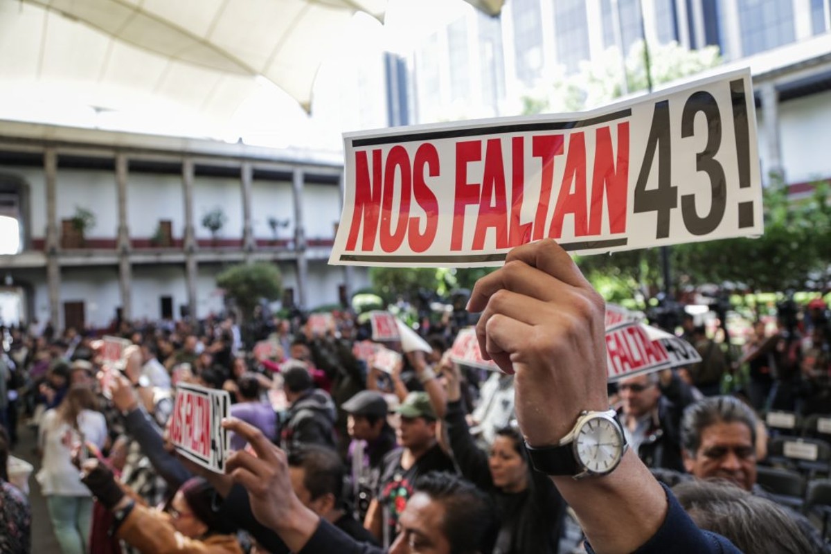 43-estudiantes-ayotzinapa-fgr-aprehension-ordenes