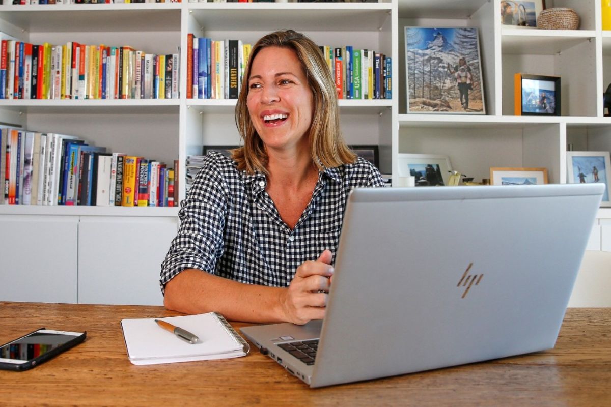 natalie-robyn-ceo-fia-directora-ejecutiva