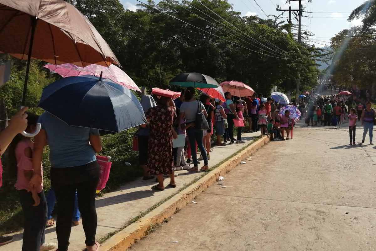 campaña-vacunacion-atlapexco-largas-filas-covid