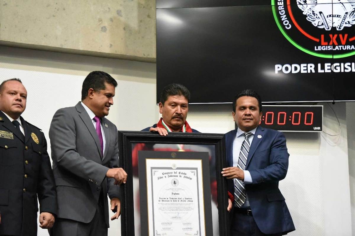 congreso-hidalgo-entrega-medallas-merito-proteccion-civil