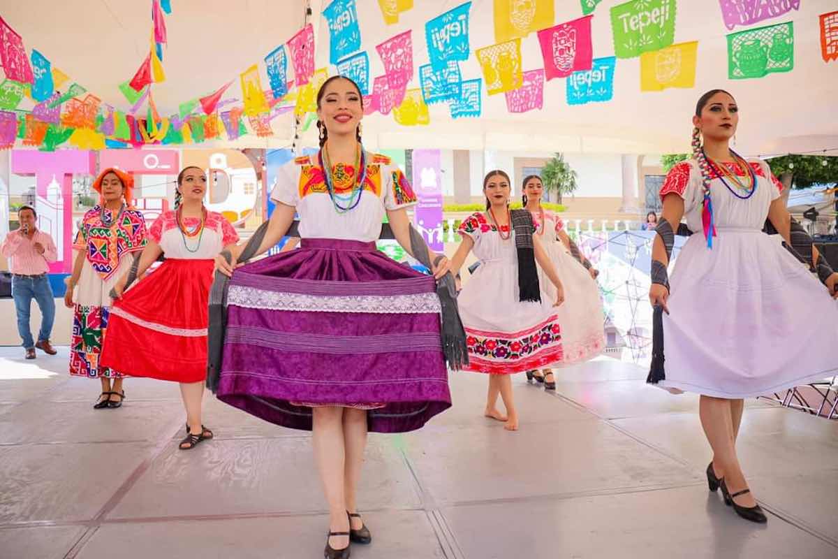 Un éxito el 6° Concurso Nacional de Huapango, en Tepeji