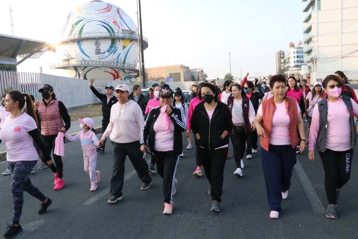 realizan-carrera-cancer-mama-promueven-autoexploracion