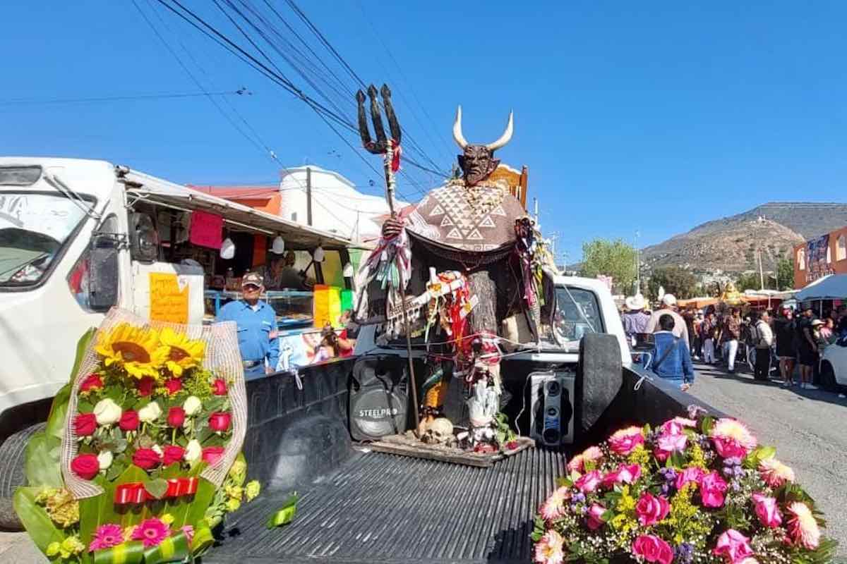 realizan-caminata-santa-muerte-pachuca