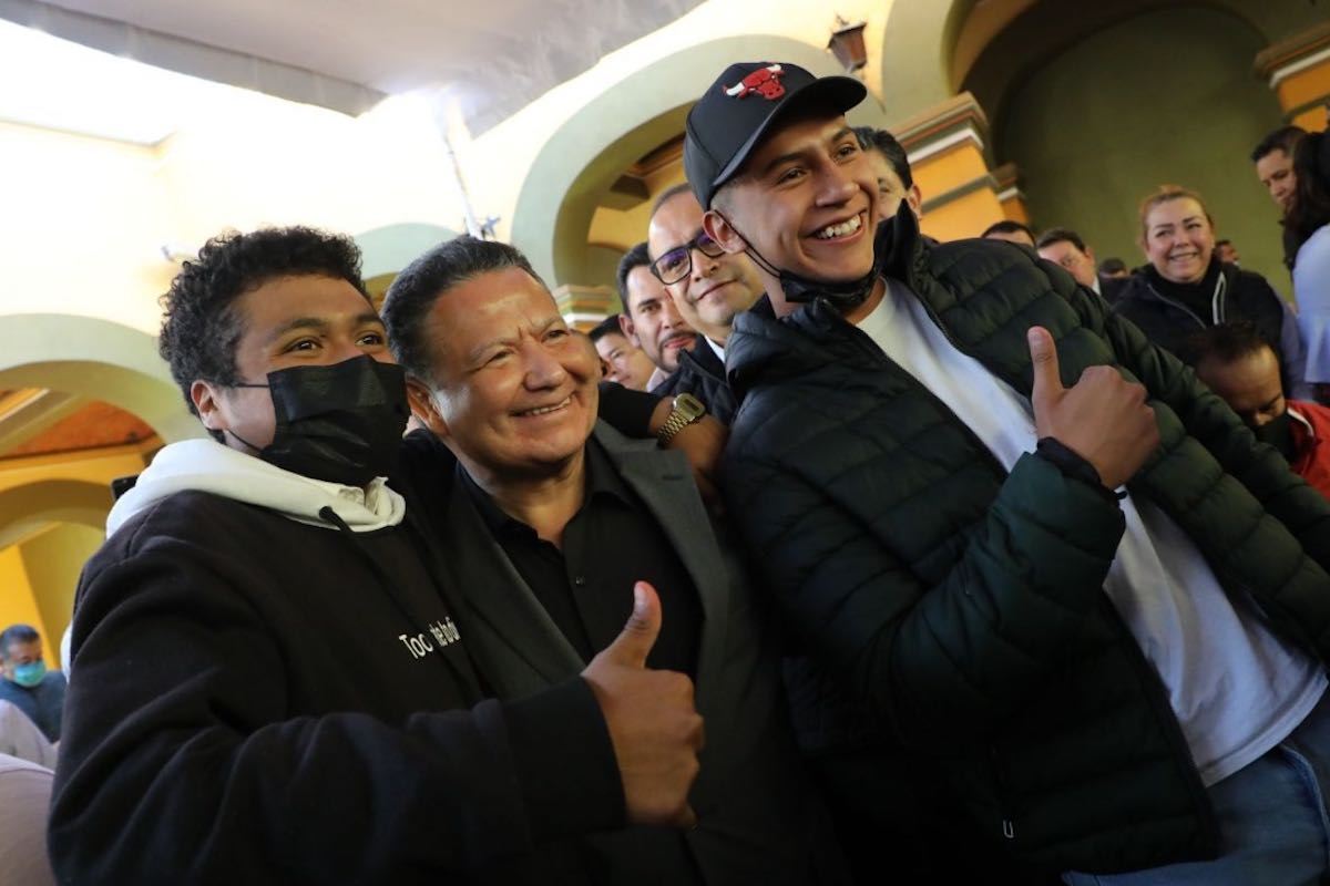 siete-cada-diez-hidalguenses-aprueban-julio-menchaca