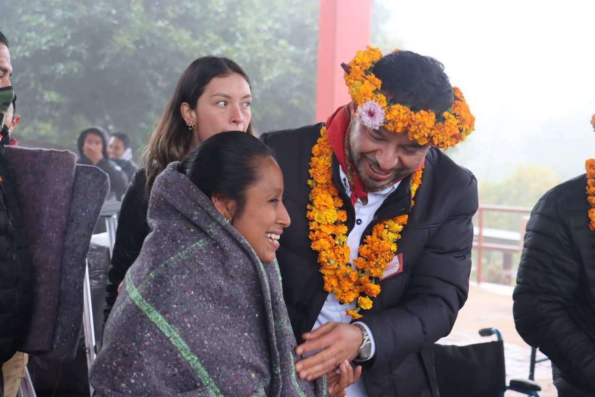 difh-entrega-cobijas-juguetes-huautla