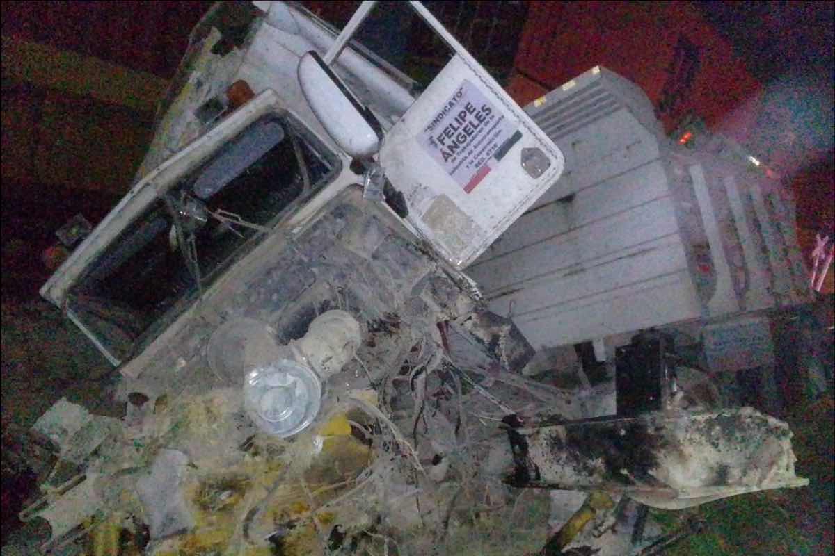 tren-embistio-camión-de-volteo-atitalaquia