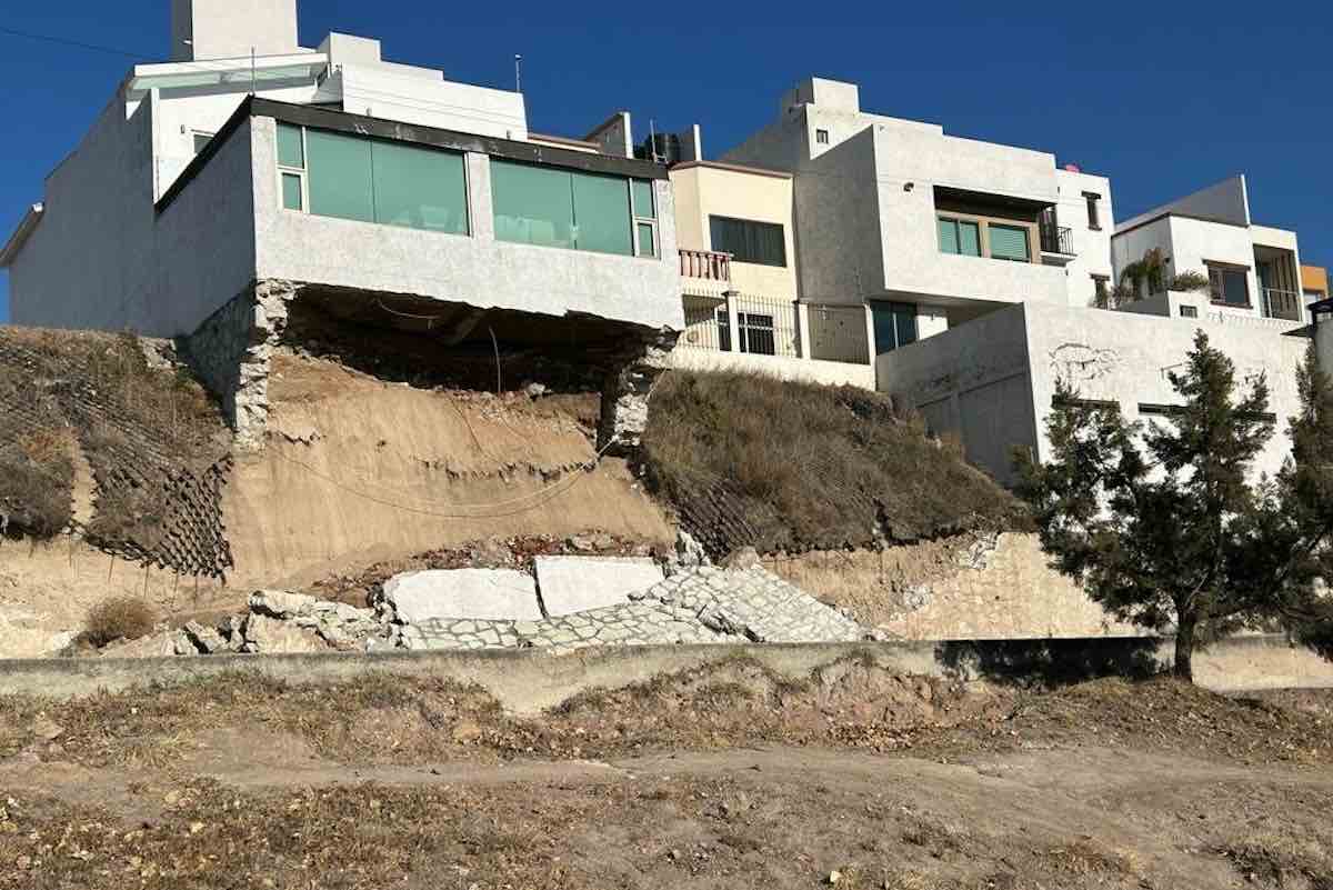 cierran-boulevard-nuevo-hidalgo-riesgo-colapso